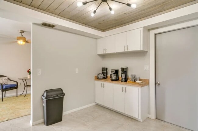 Kitchen - 237 Caddy Rd