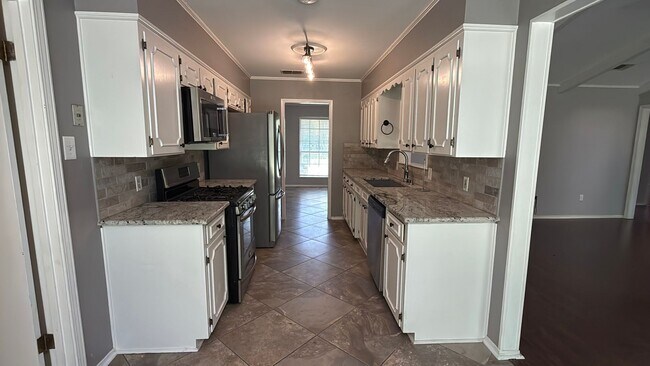 Building Photo - 1548 Ramberlyn Way