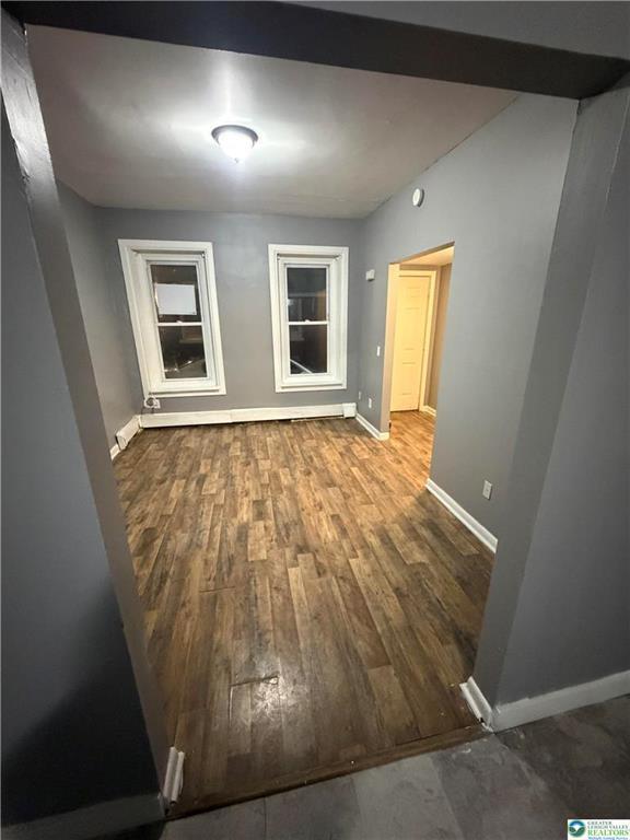 Building Photo - 626 Oak St