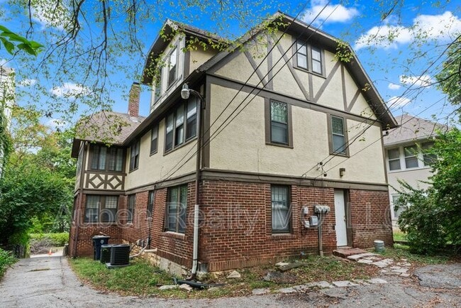 Building Photo - 5341 Holmes St