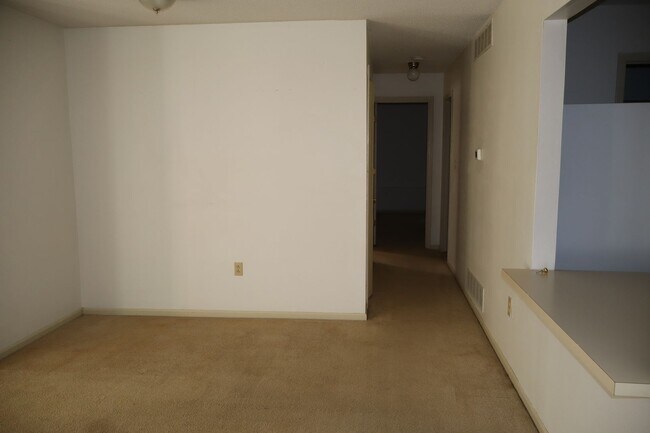 Building Photo - 506 Columbia Dr