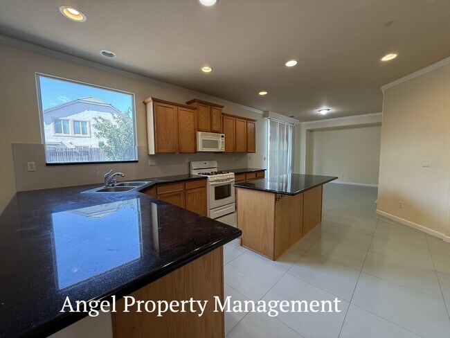 Building Photo - 5301 Nectar Cir