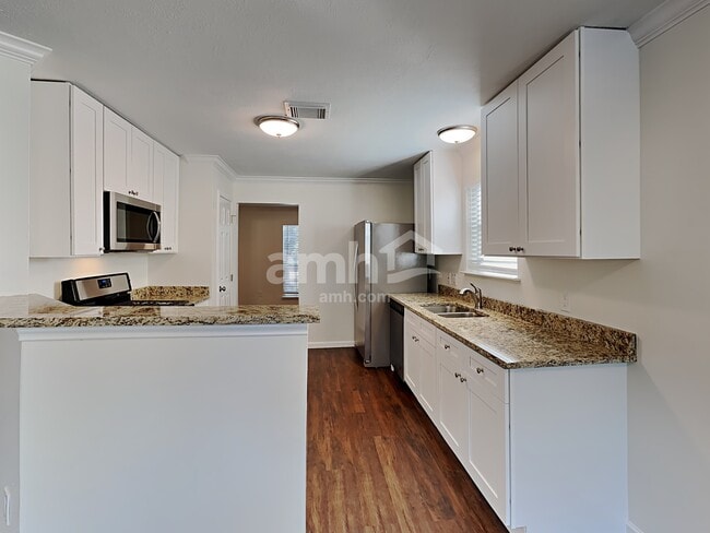 Building Photo - 3347 Bent Spring Ct
