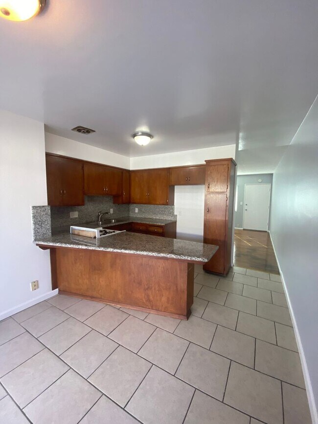 Building Photo - w651