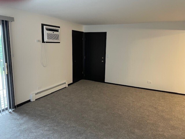 Building Photo - 7730 Wildwood Ct
