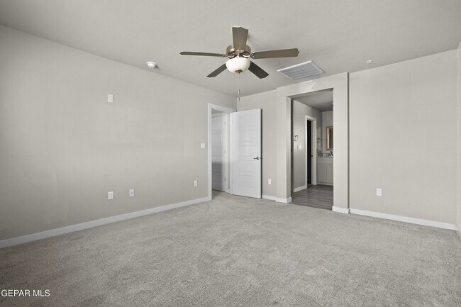 Building Photo - 13900 Villa Vista Ave