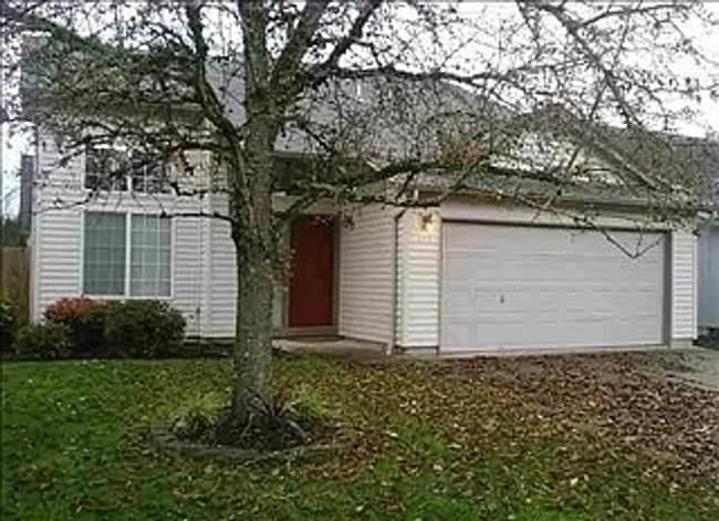 Primary Photo - 50% OFF FIRST MONTH'S RENT! 3 Bedroom 2 Bath Renovated House with/ Fenced Backyard on Dead End St...