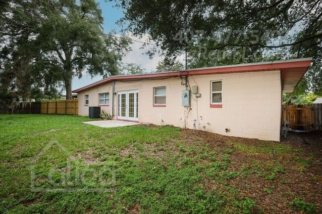 Building Photo - 6024 Oakcrest Cir