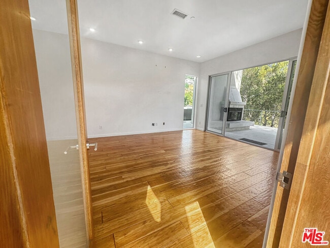 Building Photo - 8265 Mannix Dr