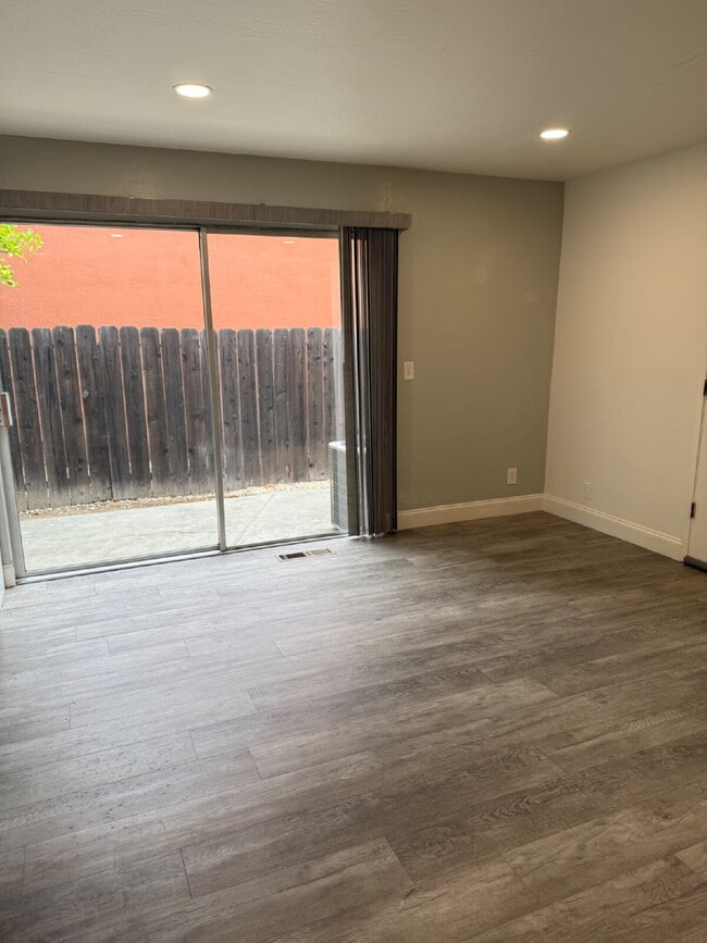 Building Photo - Beautiful 3 Bed, 2 Bath Single Story in Great Livermore Location