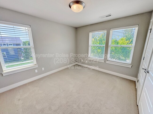 Building Photo - 2784 S Trailwood Way