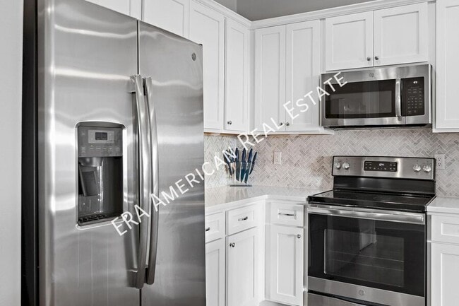 Building Photo - 4923 E County Hwy 30A