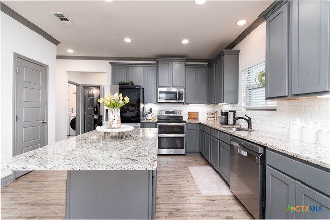 Building Photo - 3810 Twilight Dr