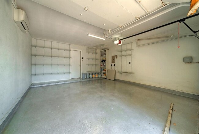 Building Photo - 10129 Aspen St