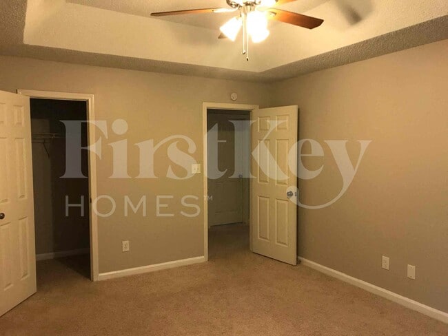 Building Photo - 120 Cinnamon Fern Cir