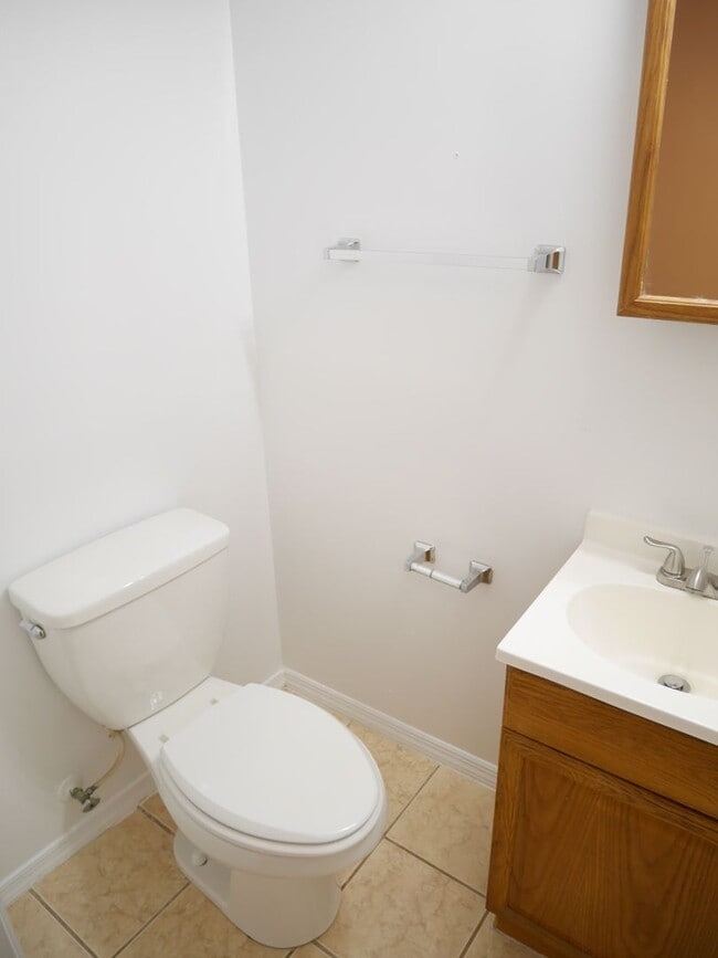Building Photo - 4 Bedroom Townhome- Silver Spring, MD