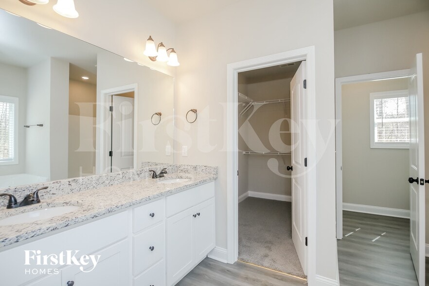 Building Photo - 113 Cranbrooke Ln