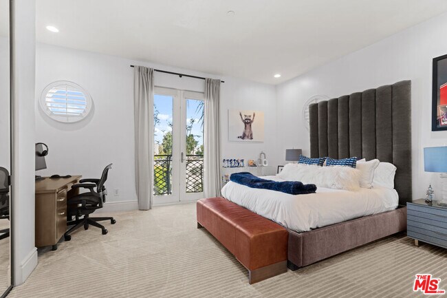 Building Photo - 137 S Spalding Dr