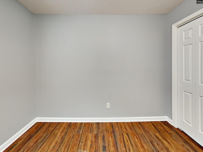 Building Photo - 709 Quail Hills Dr