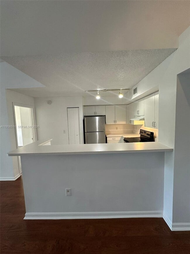 Building Photo - 4848 N State Rd 7