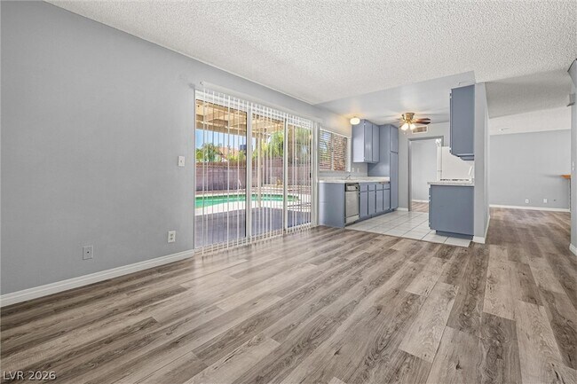 Building Photo - 6951 Wedgewood Way
