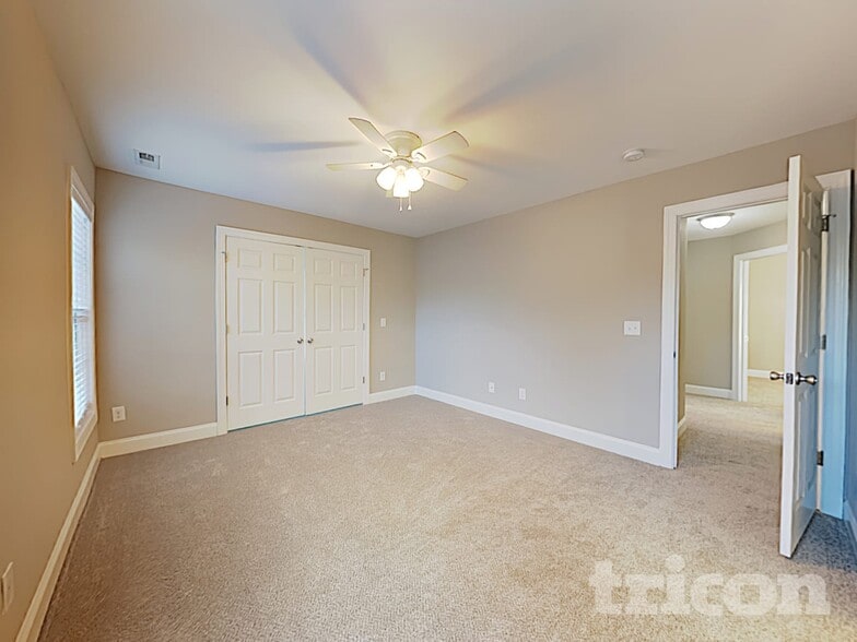 Building Photo - 465 Hunter Way