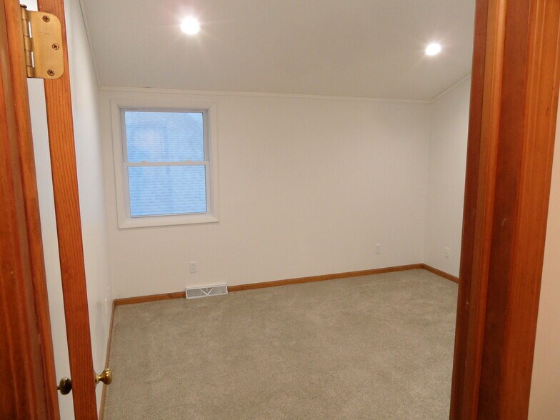 Building Photo - 921 Onondaga St