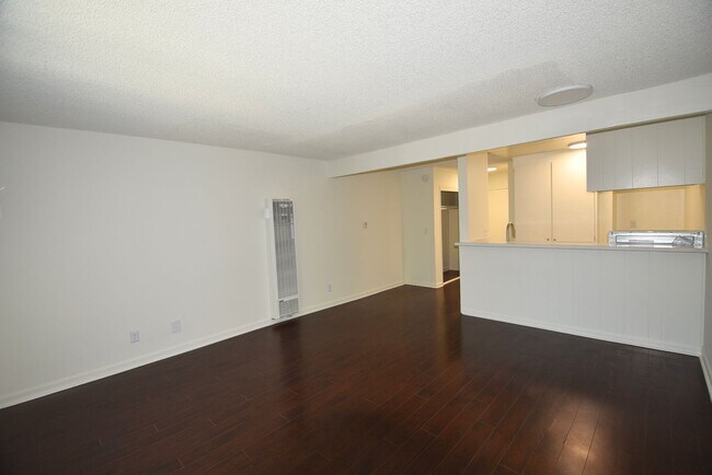 Building Photo - 7350 Kester Ave