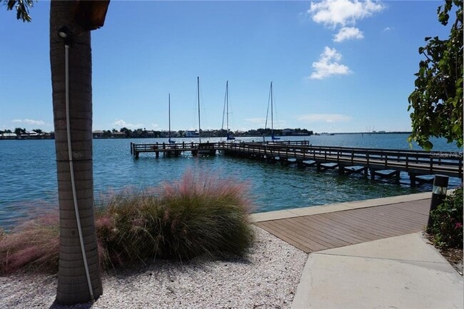 Building Photo - 5200 Brittany Dr S