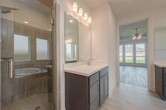 Building Photo - 29803 Breezy Pnes Lp