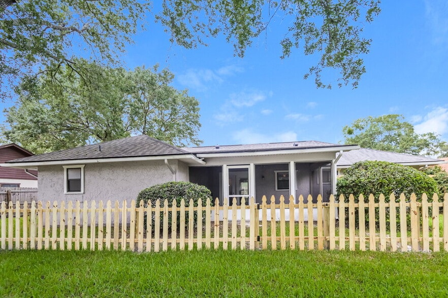 Building Photo - 4946 Irish Moss Dr S