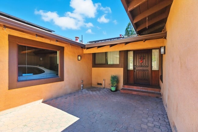Building Photo - $5995 - Ranch-style home with acreage in West Gilroy's quiet countryside