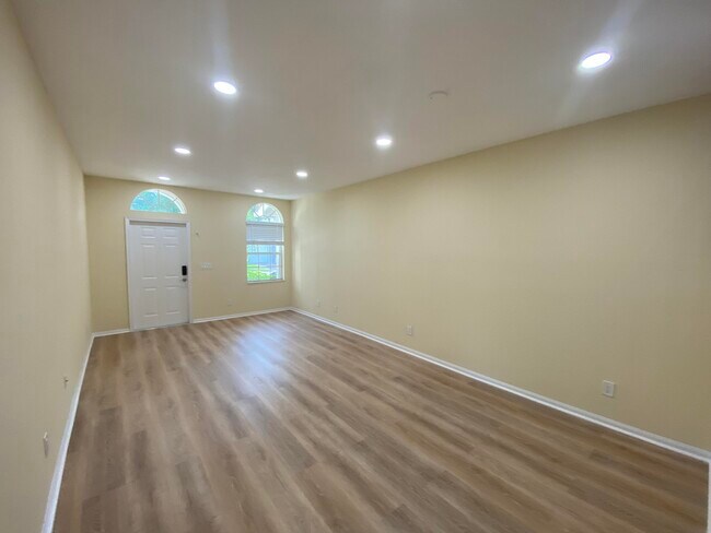 Building Photo - 4456 Regal Ct