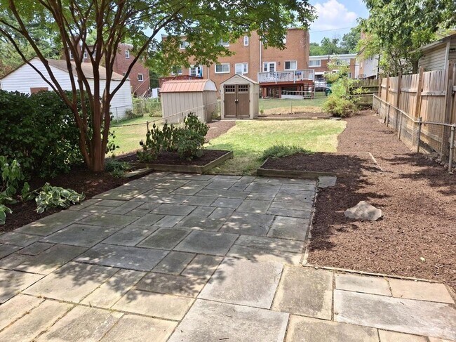 Building Photo - 5834 Jamestown Rd