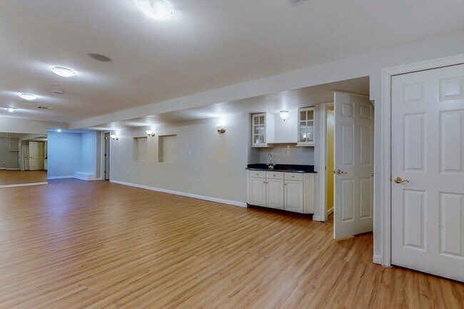 Building Photo - 455 Waban Ave