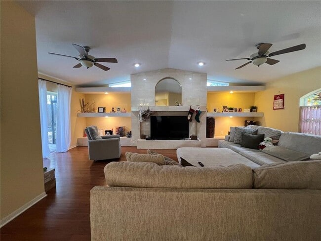 Building Photo - 8748 Forest Lake Dr