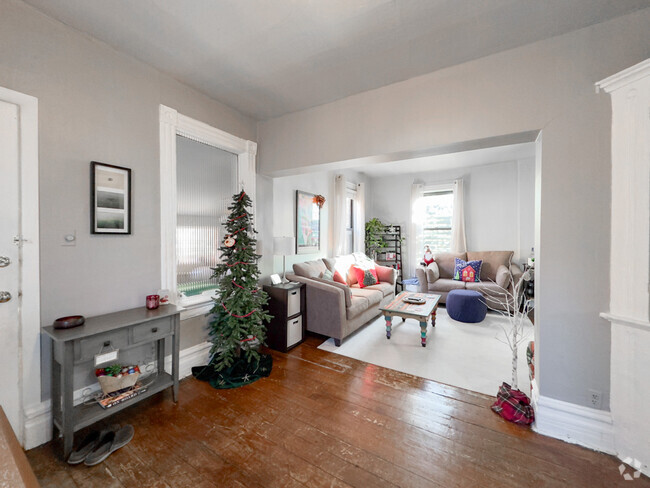 Building Photo - 2136 N Clifton Ave