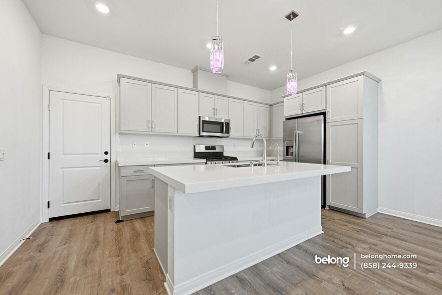 Building Photo - 2182 Bluestone Cir