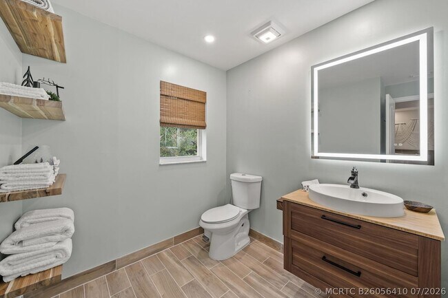 Building Photo - 123 Wakulla Springs Way