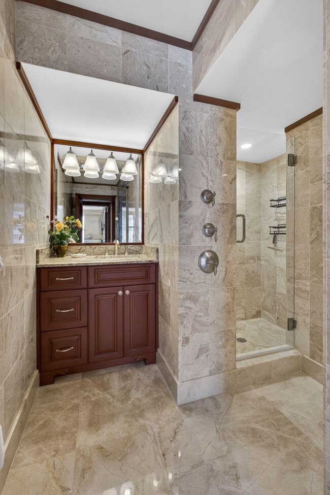 Building Photo - 3400 N Ocean Dr