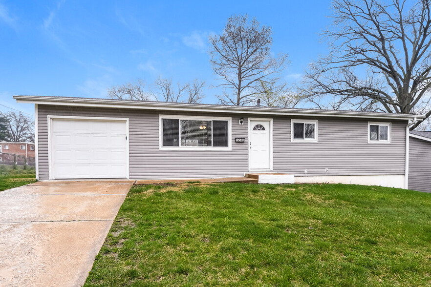 Building Photo - 1230 Acredale Dr