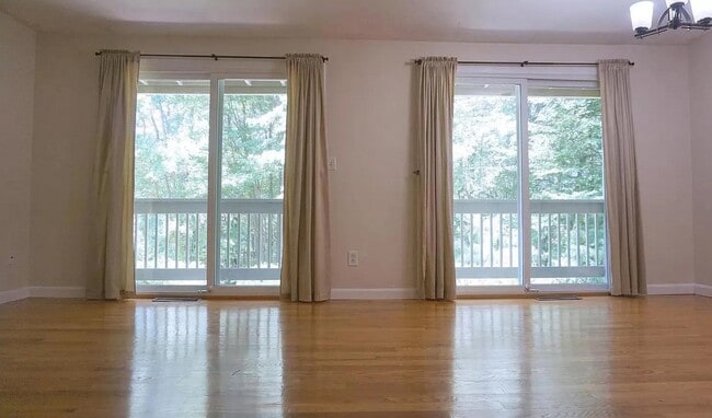 Building Photo - 15 Lordvale Blvd