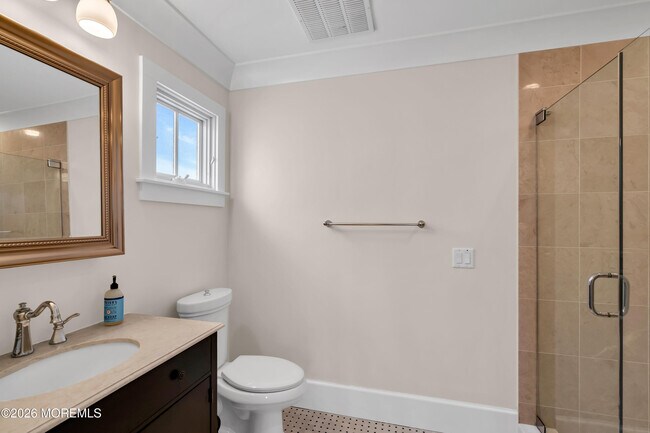 Building Photo - 513 Morris Ave