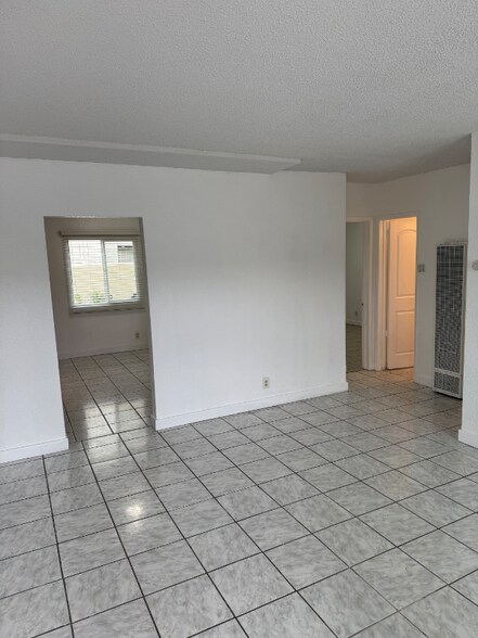 Building Photo - 8729 Lyndora St