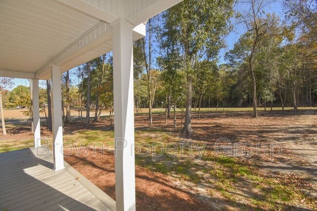 Building Photo - 885 Simmons Rd