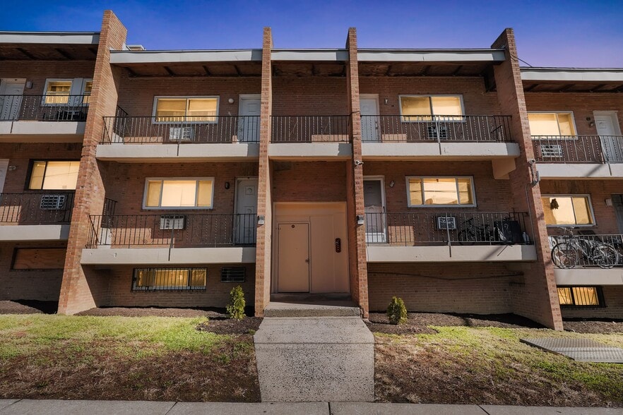 Building Photo - Fernrock Apartments