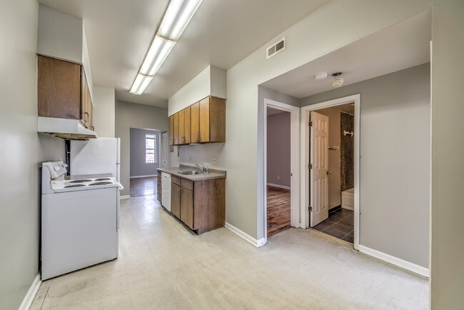 Building Photo - 3866 McRee Ave