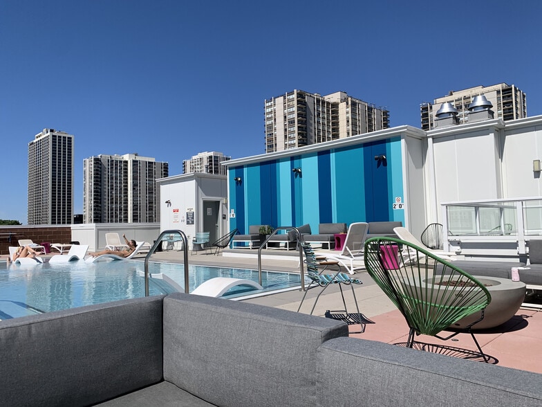 Building Photo - 1429 N Wells St