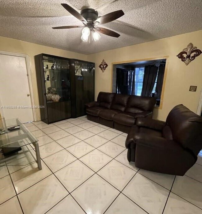 Primary Photo - 526 S 28th Ave