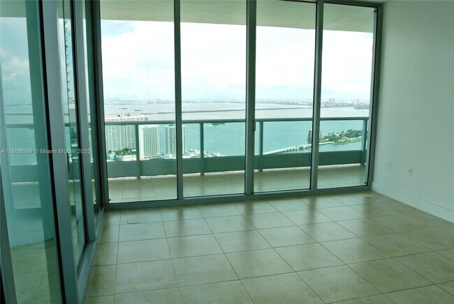 Building Photo - 900 Biscayne Blvd